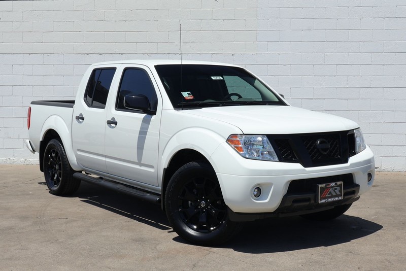 Nissan Frontier Vehicle Full-screen Gallery Image 02