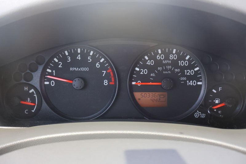 Nissan Frontier Vehicle Full-screen Gallery Image 22