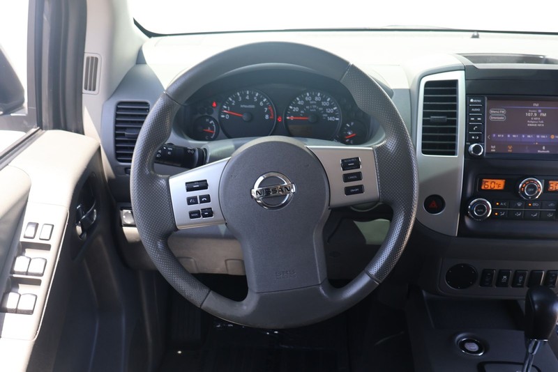 Nissan Frontier Vehicle Full-screen Gallery Image 23