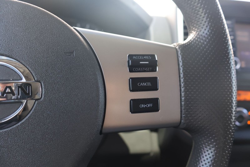 Nissan Frontier Vehicle Full-screen Gallery Image 25