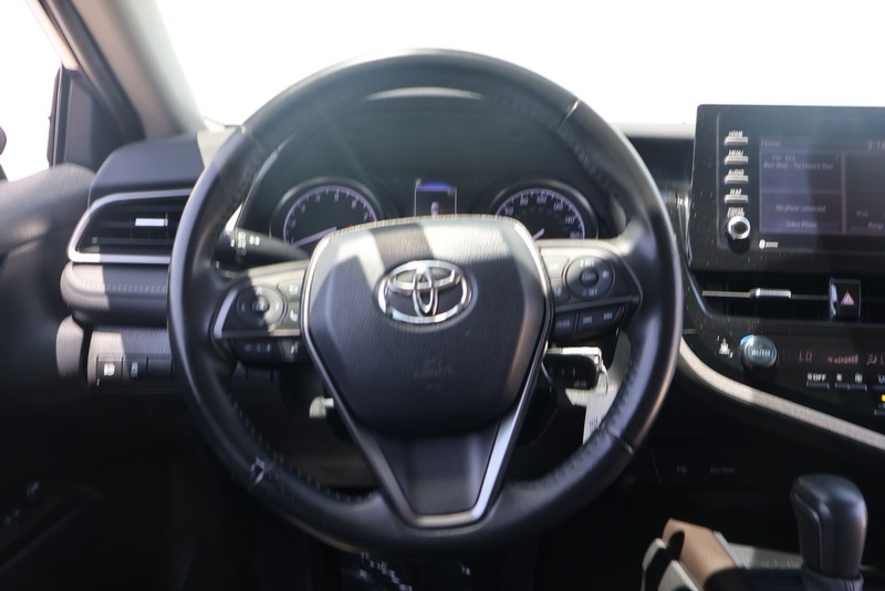 Toyota Camry Vehicle Full-screen Gallery Image 23