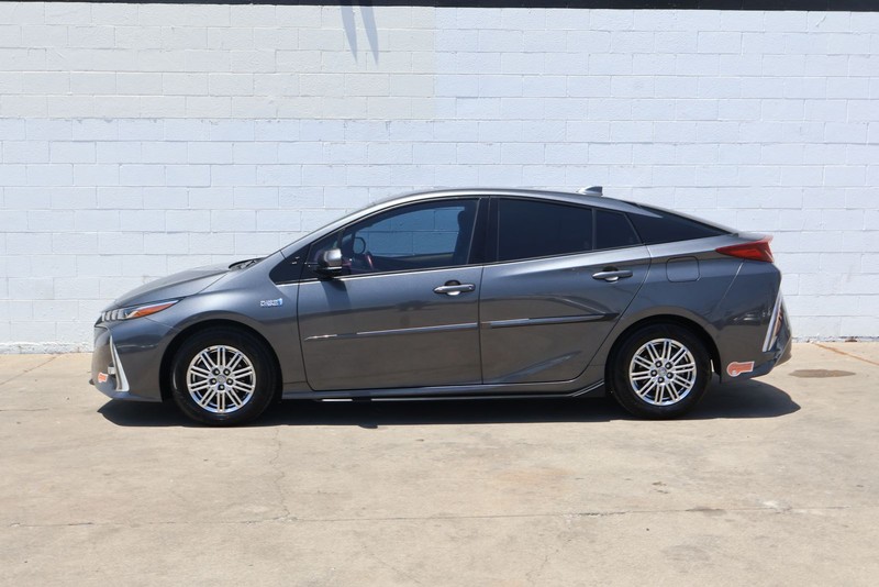 Toyota Prius Prime Vehicle Full-screen Gallery Image 10