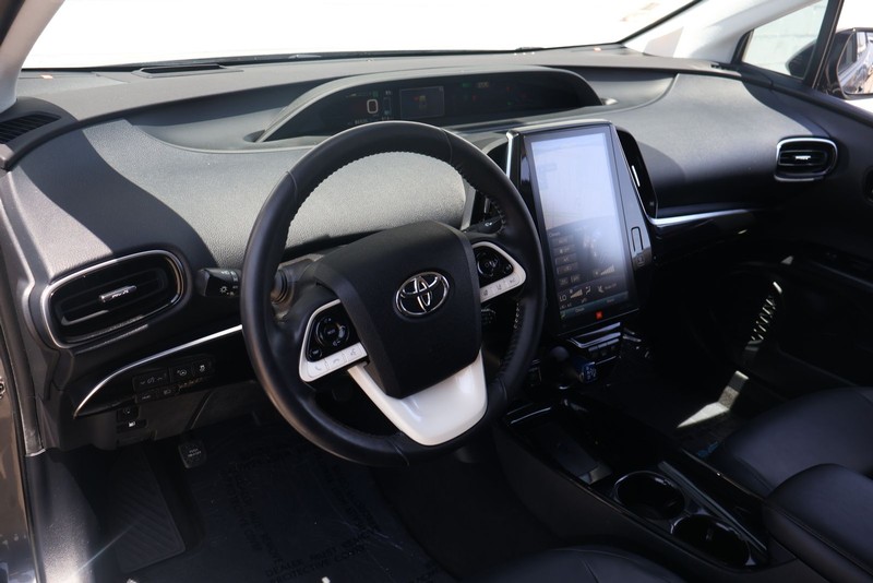 Toyota Prius Prime Vehicle Full-screen Gallery Image 15