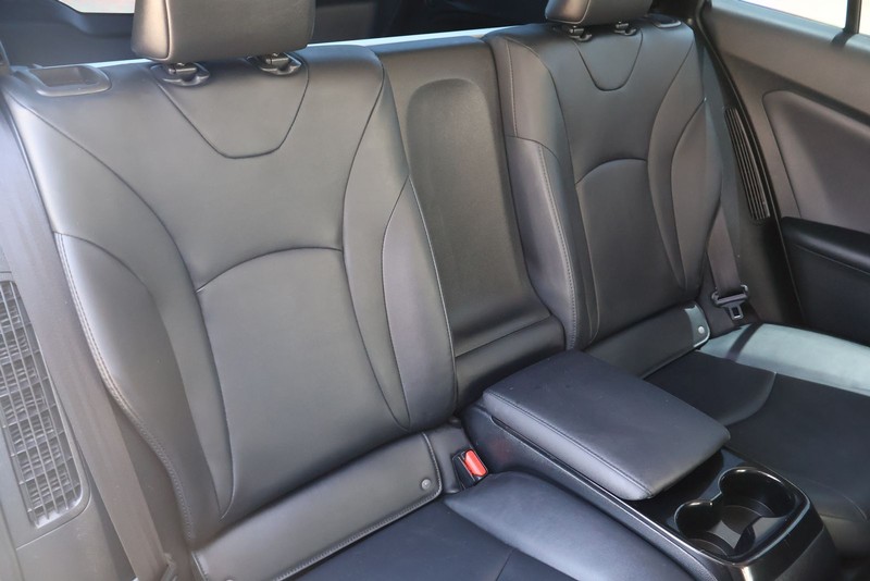 Toyota Prius Prime Vehicle Full-screen Gallery Image 20