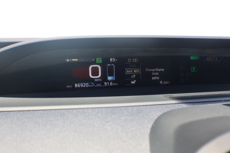 Toyota Prius Prime Vehicle Full-screen Gallery Image 22