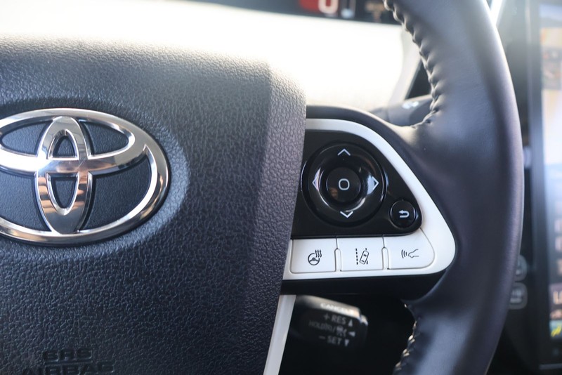 Toyota Prius Prime Vehicle Full-screen Gallery Image 25