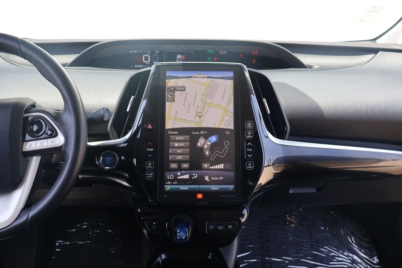 Toyota Prius Prime Vehicle Full-screen Gallery Image 26