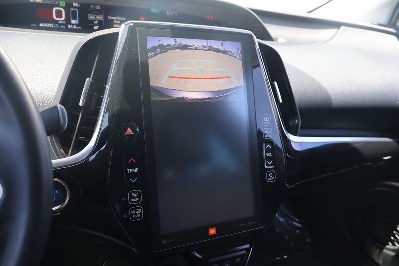 Toyota Prius Prime Vehicle Full-screen Gallery Image 28