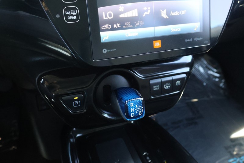 Toyota Prius Prime Vehicle Full-screen Gallery Image 29