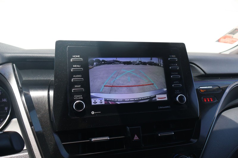 Toyota Camry Vehicle Full-screen Gallery Image 28