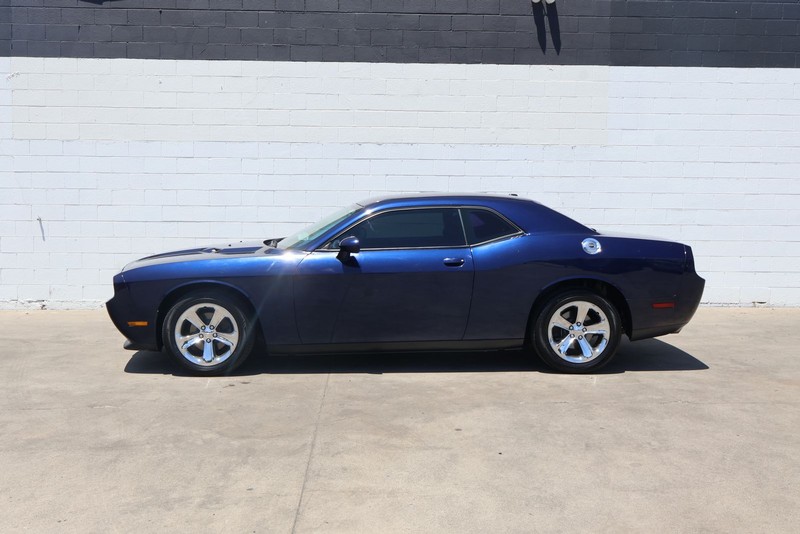 Dodge Challenger Vehicle Full-screen Gallery Image 10