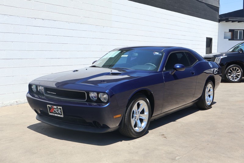 Dodge Challenger Vehicle Full-screen Gallery Image 11