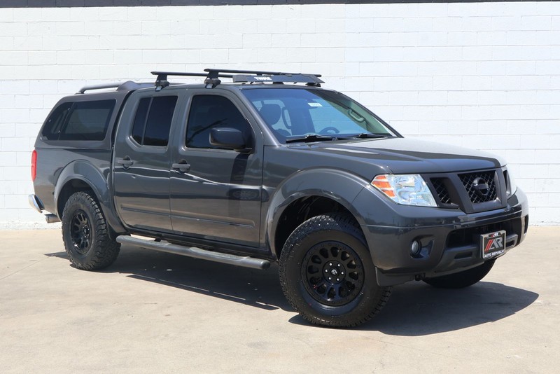 Nissan Frontier Vehicle Full-screen Gallery Image 01