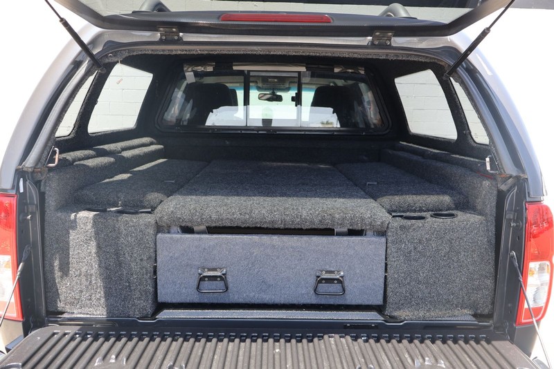 Nissan Frontier Vehicle Full-screen Gallery Image 09