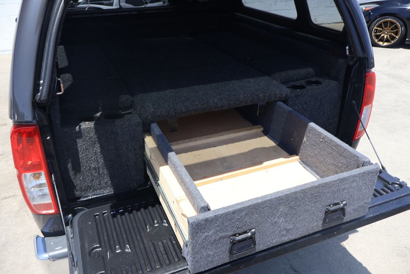 Nissan Frontier Vehicle Full-screen Gallery Image 10