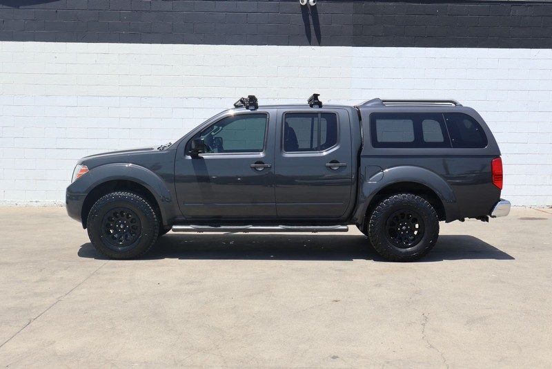 Nissan Frontier Vehicle Full-screen Gallery Image 12