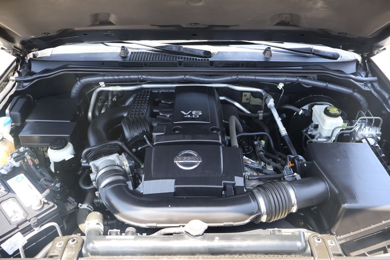 Nissan Frontier Vehicle Full-screen Gallery Image 14