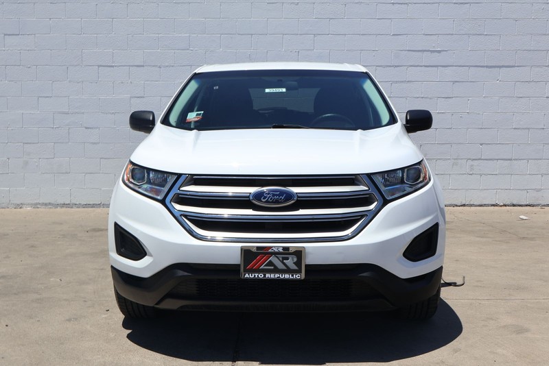 Ford Edge Vehicle Full-screen Gallery Image 02
