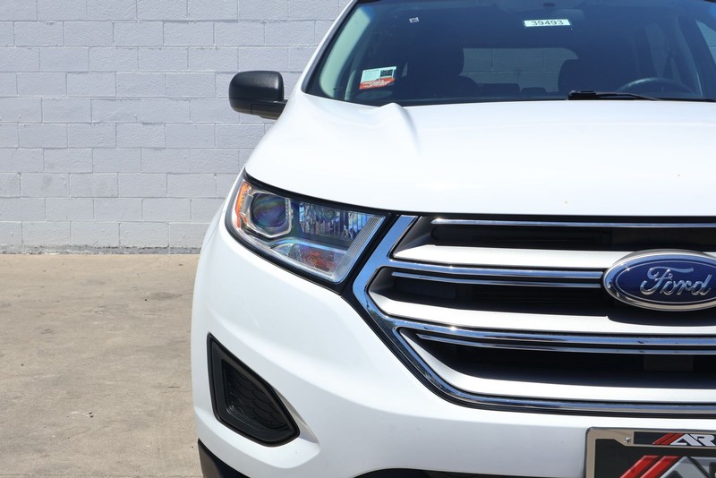 Ford Edge Vehicle Full-screen Gallery Image 03