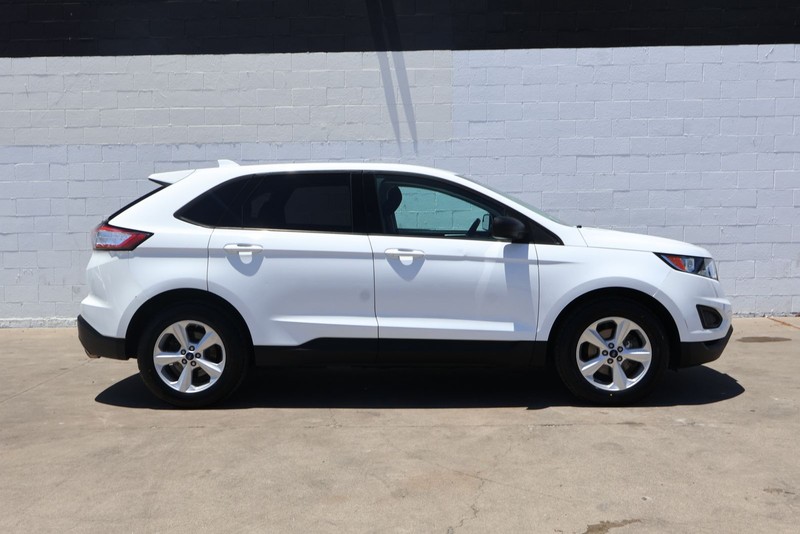 Ford Edge Vehicle Full-screen Gallery Image 04