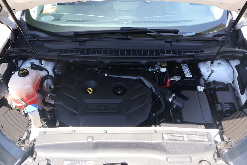Ford Edge Vehicle Full-screen Gallery Image 12