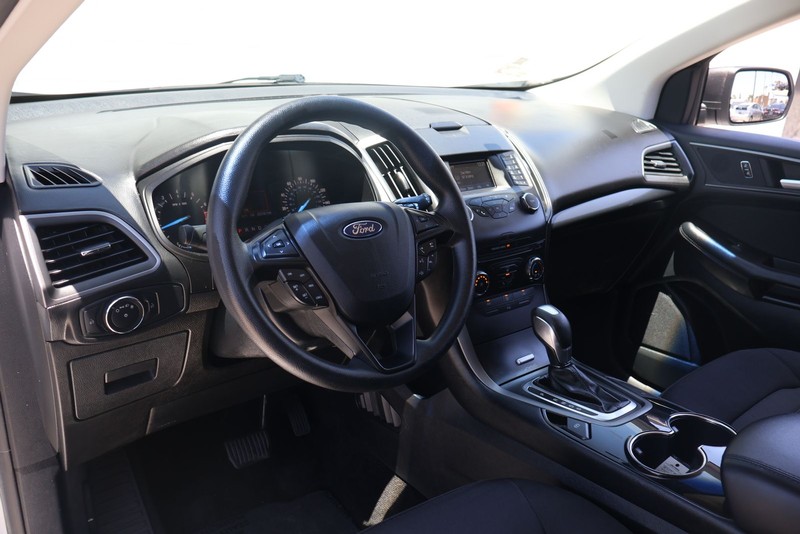 Ford Edge Vehicle Full-screen Gallery Image 15