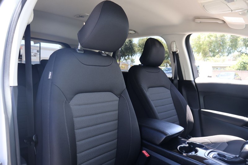 Ford Edge Vehicle Full-screen Gallery Image 19