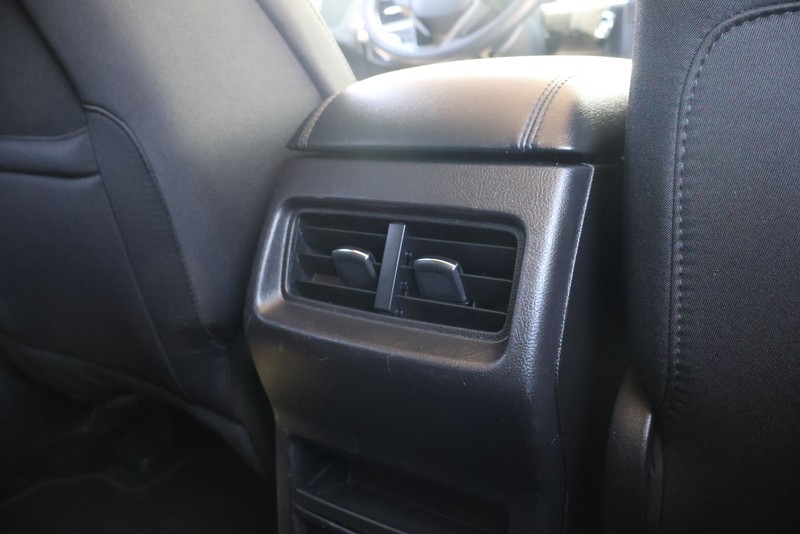 Ford Edge Vehicle Full-screen Gallery Image 21
