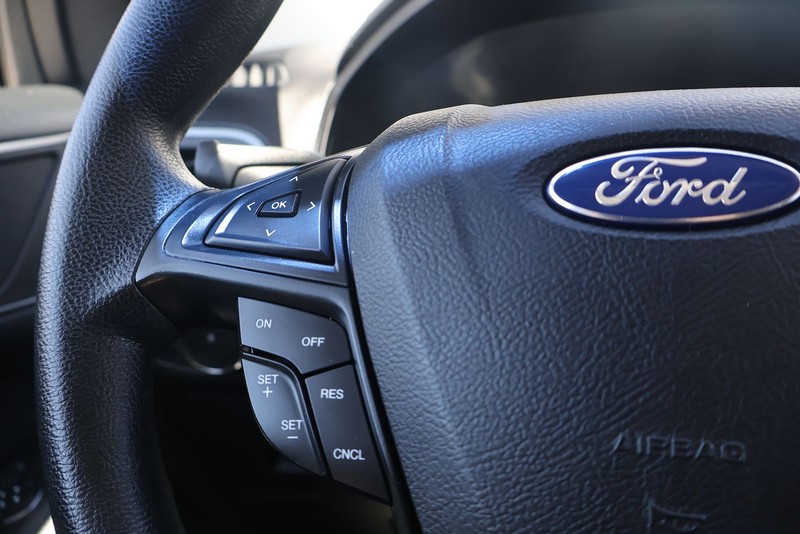 Ford Edge Vehicle Full-screen Gallery Image 25