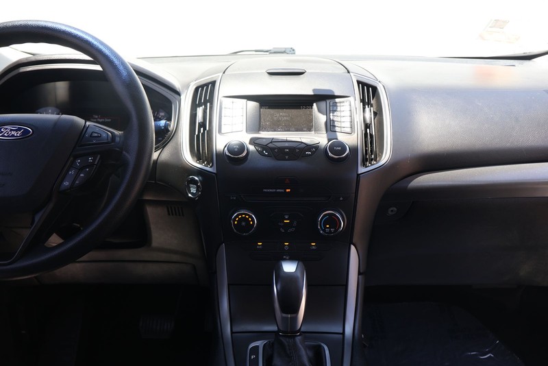 Ford Edge Vehicle Full-screen Gallery Image 27