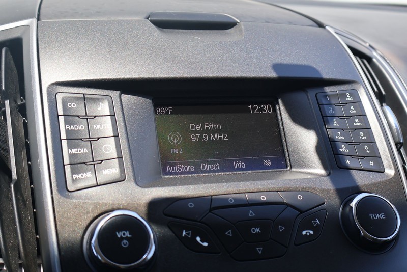 Ford Edge Vehicle Full-screen Gallery Image 28