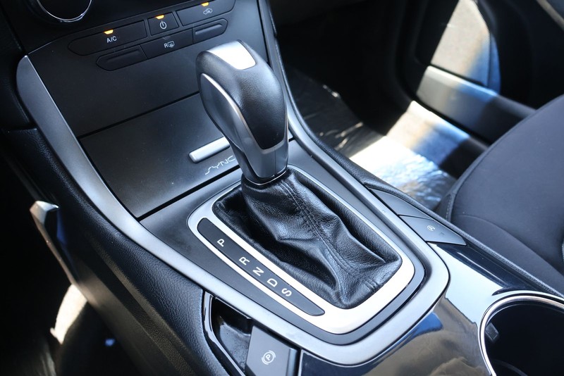 Ford Edge Vehicle Full-screen Gallery Image 31