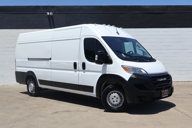 Ram ProMaster Cargo Van Vehicle Full-screen Gallery Image 02
