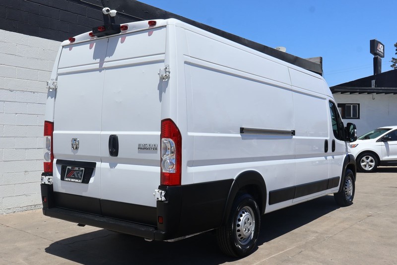 Ram ProMaster Cargo Van Vehicle Full-screen Gallery Image 05