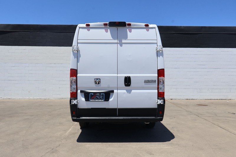 Ram ProMaster Cargo Van Vehicle Full-screen Gallery Image 06