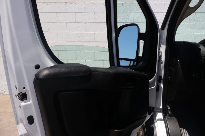 Ram ProMaster Cargo Van Vehicle Full-screen Gallery Image 14