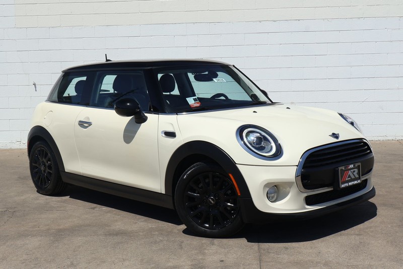 MINI Hardtop 2 Door Vehicle Full-screen Gallery Image 01
