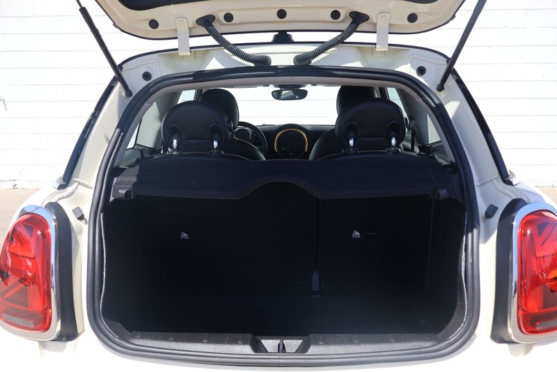 MINI Hardtop 2 Door Vehicle Full-screen Gallery Image 08
