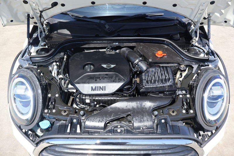 MINI Hardtop 2 Door Vehicle Full-screen Gallery Image 12