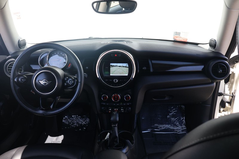 MINI Hardtop 2 Door Vehicle Full-screen Gallery Image 21