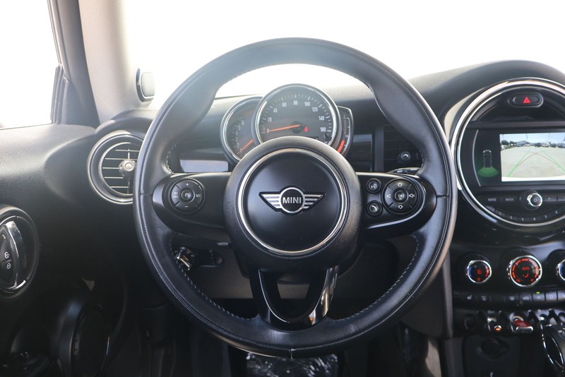 MINI Hardtop 2 Door Vehicle Full-screen Gallery Image 23