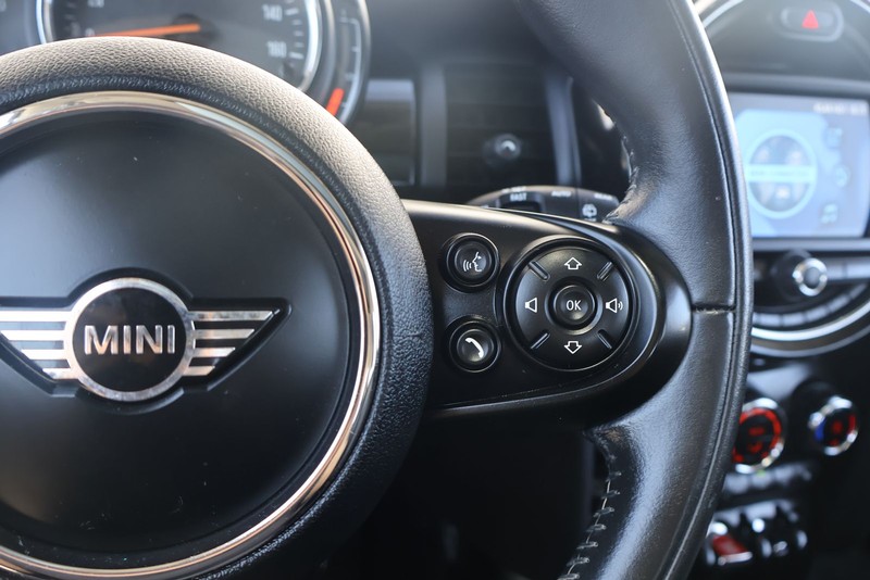 MINI Hardtop 2 Door Vehicle Full-screen Gallery Image 25