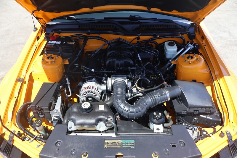 Ford Mustang Vehicle Full-screen Gallery Image 12