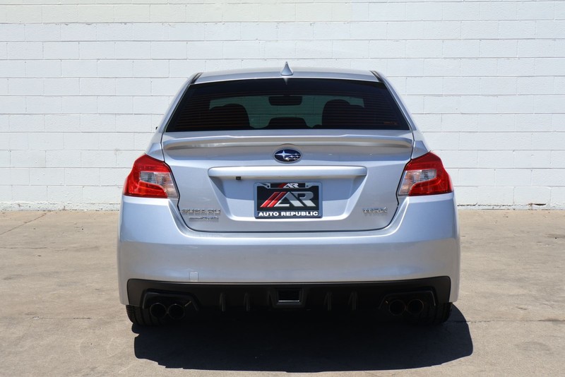 Subaru WRX Vehicle Full-screen Gallery Image 06