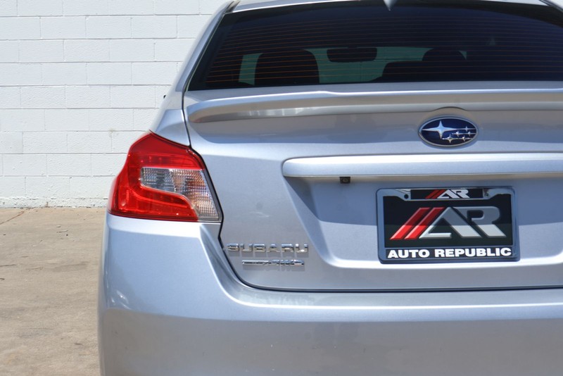 Subaru WRX Vehicle Full-screen Gallery Image 07