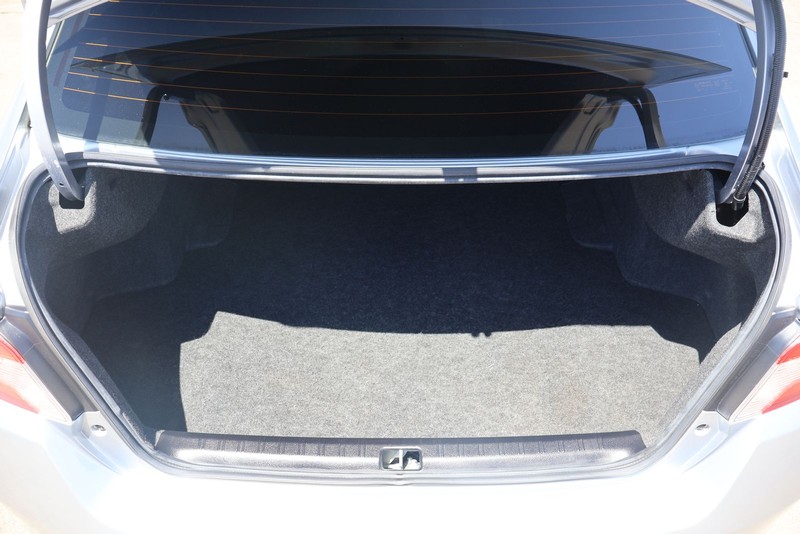 Subaru WRX Vehicle Full-screen Gallery Image 08