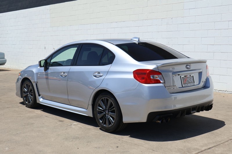 Subaru WRX Vehicle Full-screen Gallery Image 09