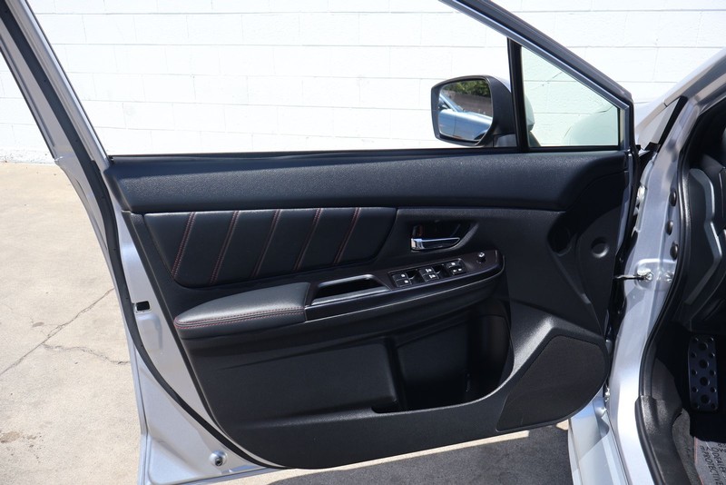 Subaru WRX Vehicle Full-screen Gallery Image 14