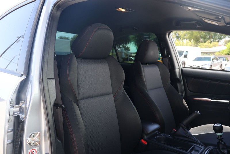 Subaru WRX Vehicle Full-screen Gallery Image 19