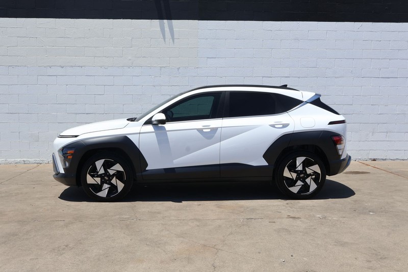 Hyundai Kona Vehicle Full-screen Gallery Image 07